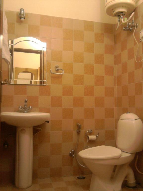 Bhīm Tāl Sapphire Inn מראה חיצוני תמונה