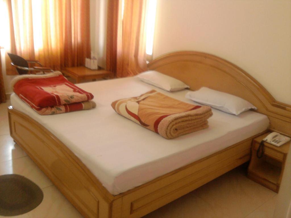 Bhīm Tāl Sapphire Inn מראה חיצוני תמונה