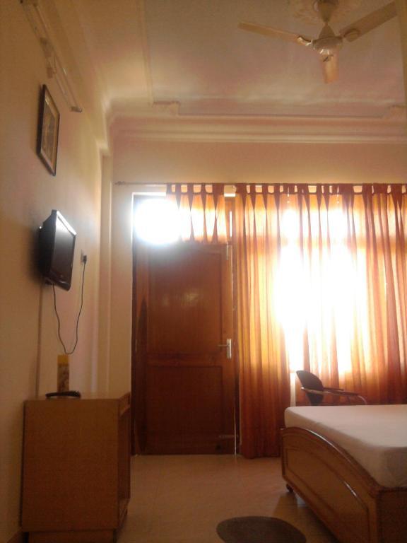 Bhīm Tāl Sapphire Inn מראה חיצוני תמונה